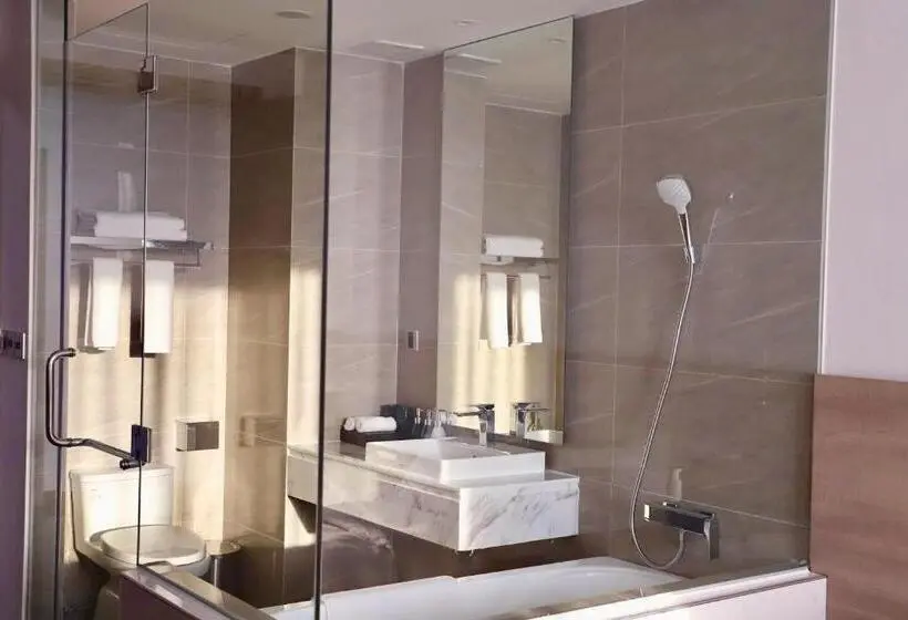 اتاق لوکس با تخت بزرگ, Mansion Park Hotel & Apartment