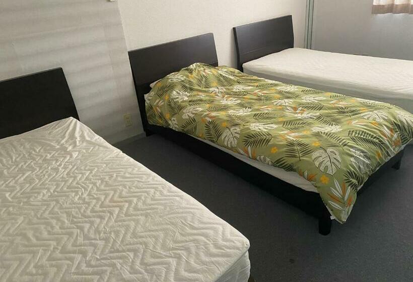 חדר אקונומי לשלושה, Oyado Sukeya