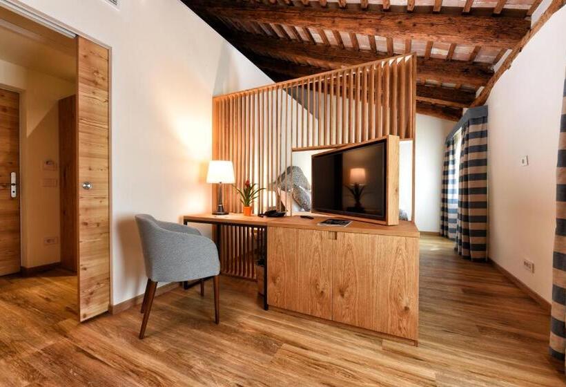 סוויטת ג'וניור נוף לגינה, Ristorante Magia Del Brenta