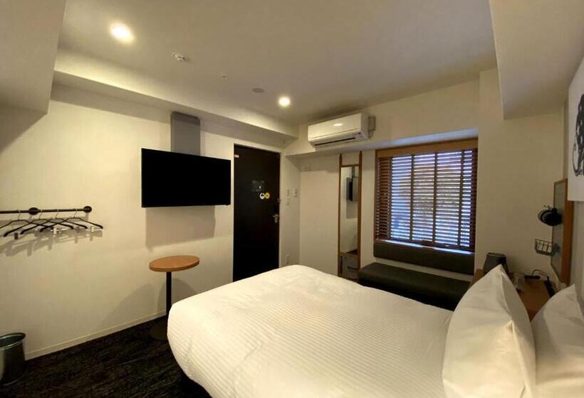 غرفة قياسية لذوى الاحتياجات الخاصة, Umedaholic