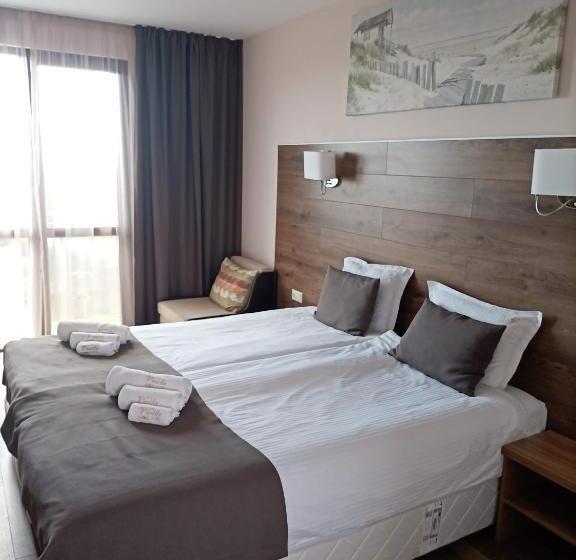 اتاق لوکس با چشم‌انداز استخر, Vanilla, Varna   Free Parking