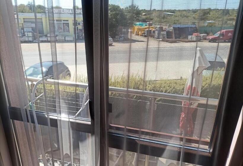 اتاق لوکس, Vanilla, Varna   Free Parking