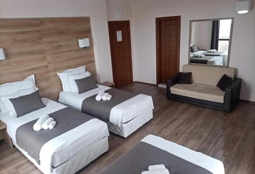 اتاق سه نفره دلوکس با چشم‌انداز باغ, Vanilla, Varna   Free Parking