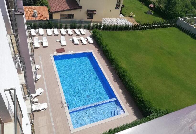 اتاق سه نفره دلوکس با چشم‌انداز باغ, Vanilla, Varna   Free Parking