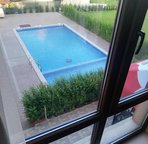 اتاق سه نفره دلوکس با چشم‌انداز باغ, Vanilla, Varna   Free Parking