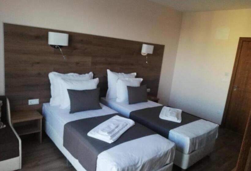 اتاق لوکس با چشم‌انداز استخر, Vanilla, Varna   Free Parking