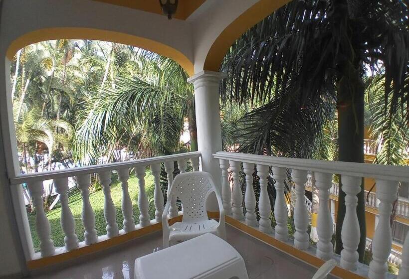 غرفة قياسية ثلاثية مزودة بشرفة, Villa San Cayetano