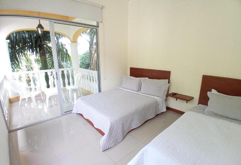 غرفة قياسية ثلاثية مزودة بشرفة, Villa San Cayetano