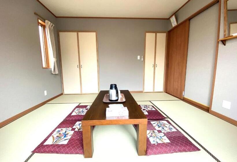 اتاق استاندارد سه نفره, Link House