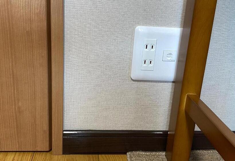 اتاق استاندارد, Link House