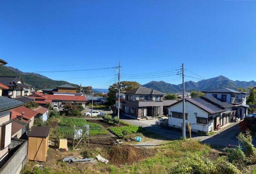 اتاق استاندارد, Link House