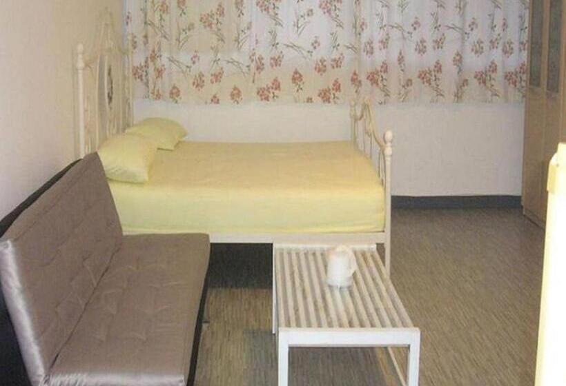 Номер Стандарт Трехместный, Room In Guest Room   Impact Don Mueang Bangkok Guest House