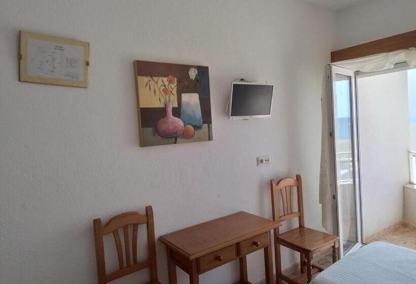 スタンダードルーム, Pensión Sol Y Playa