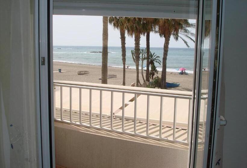 スタンダードルーム, Pensión Sol Y Playa