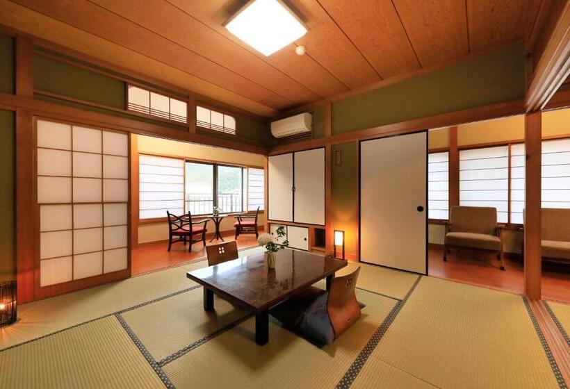 اتاق استاندارد چهار تخته, Yugawara Fuga