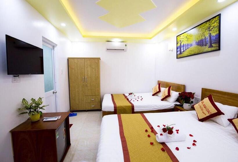 اتاق خانوادگی, Hoa Anh Đào Motel