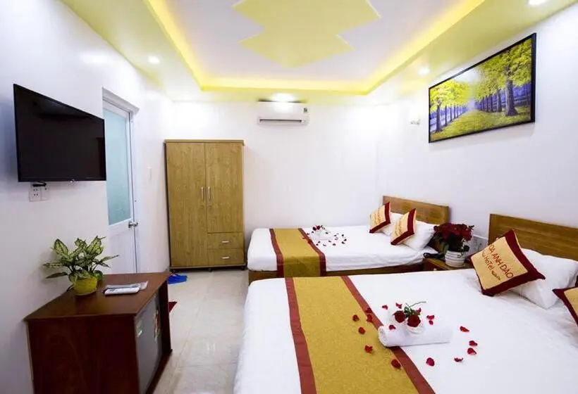اتاق خانوادگی, Hoa Anh Đào Motel