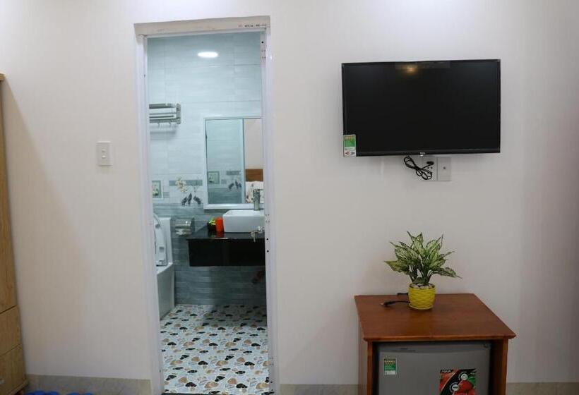 اتاق خانوادگی, Hoa Anh Đào Motel