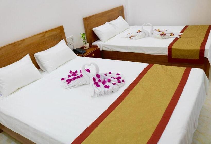 اتاق خانوادگی, Hoa Anh Đào Motel