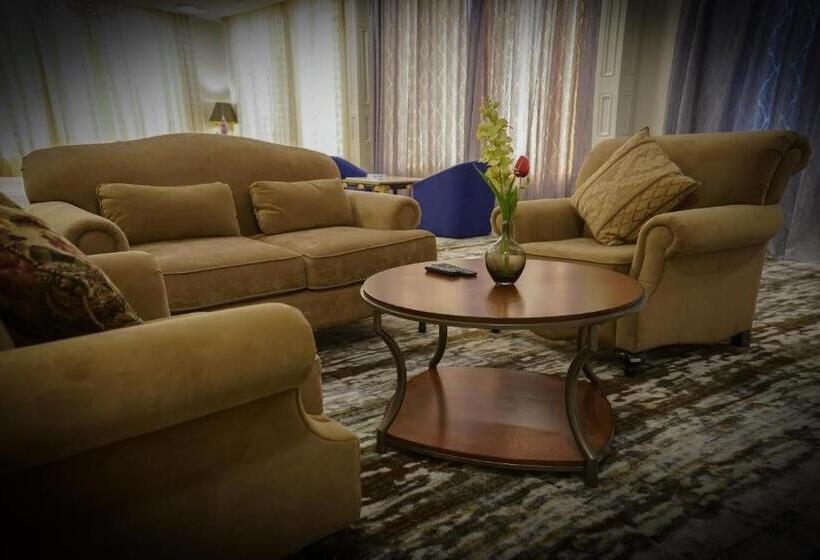 带大床的套房, Al Jahwah