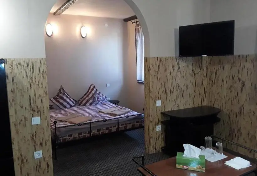 スーペリアースイート, Motel Ararat
