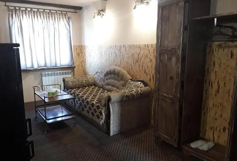 スーペリアースイート, Motel Ararat