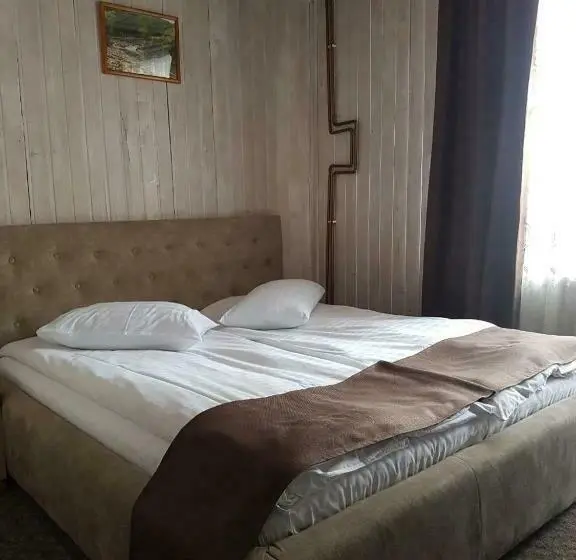 Juniorsviitti Parveke, Dovbushanka