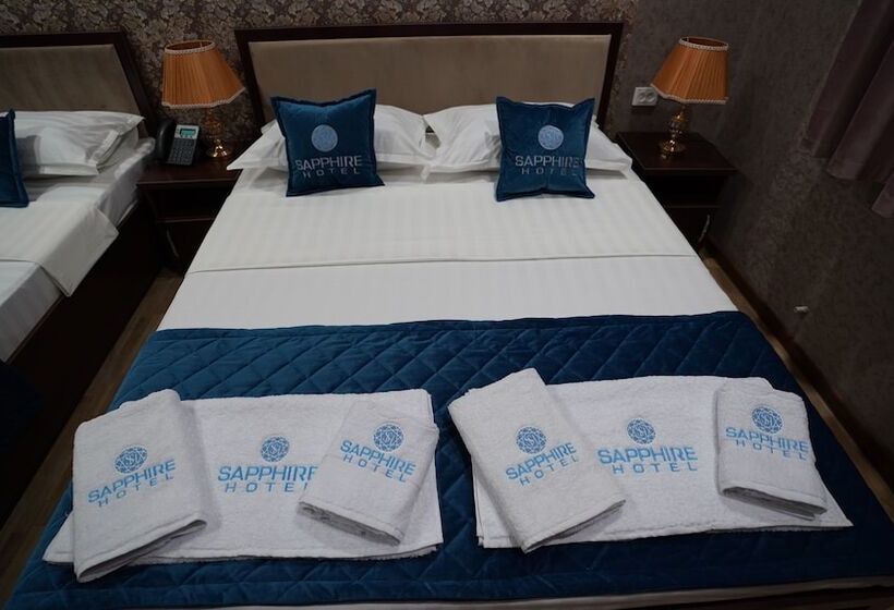 غرفة عائلية, Sapphire