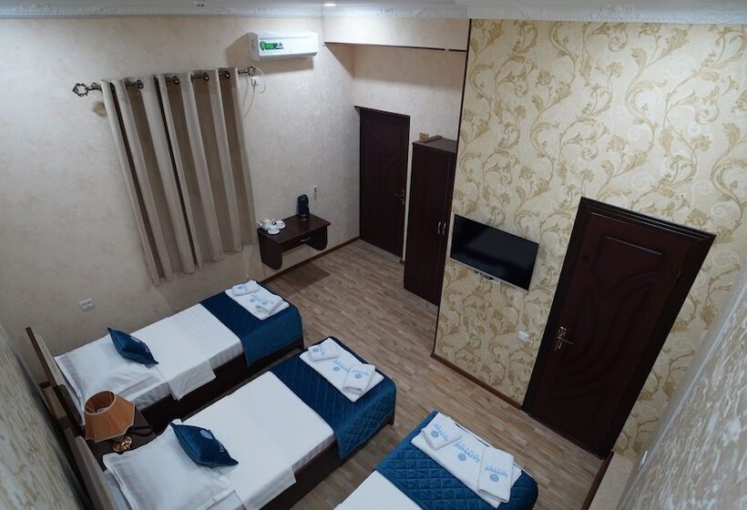 غرفة كلاسيكية ثلاثية, Sapphire