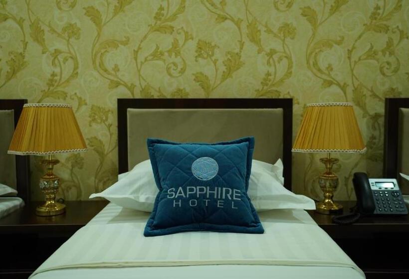 غرفة كلاسيكية ثلاثية, Sapphire