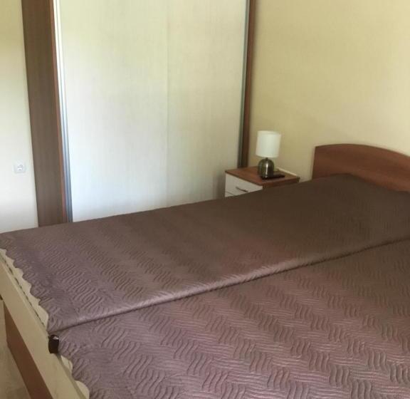 Apartamento 1 Dormitório com Terraço, къща за гости емона,обзор