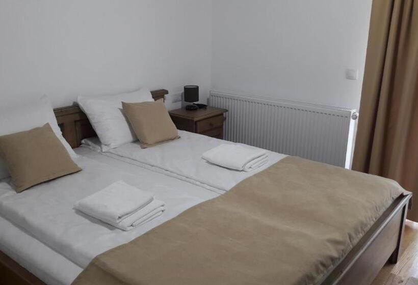 バルコニー付きスタンダードルーム, Mateo Transalpina