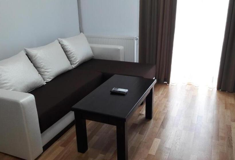 スタンダードスタジオ, Mateo Transalpina