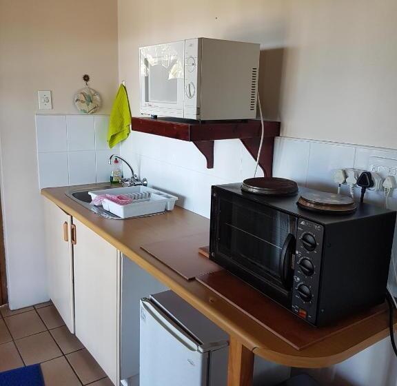 Номер Стандарт Вид на Бассейн, Fig Tree Manor Self Catering