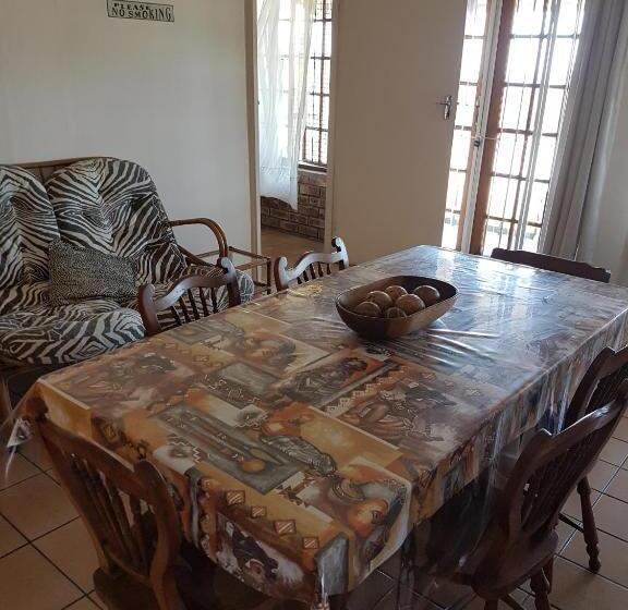 חדר סטנדרט נוף לבריכה, Fig Tree Manor Self Catering