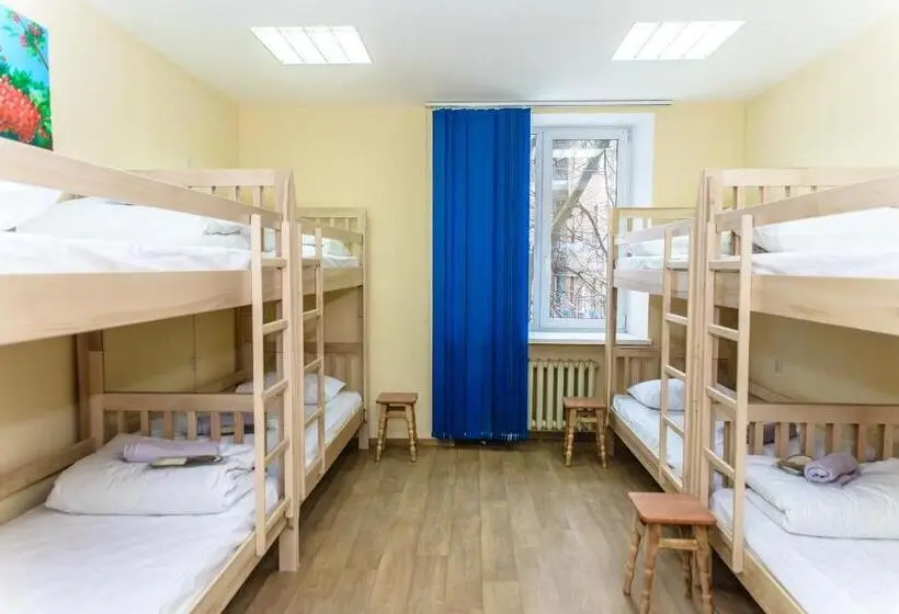 Vuode Makuusalissa, Botanic Globus Hostel