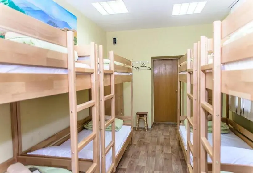 Vuode Makuusalissa, Botanic Globus Hostel