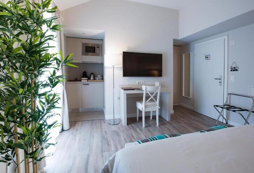 标准工作室, Auberge Des Grands Bois