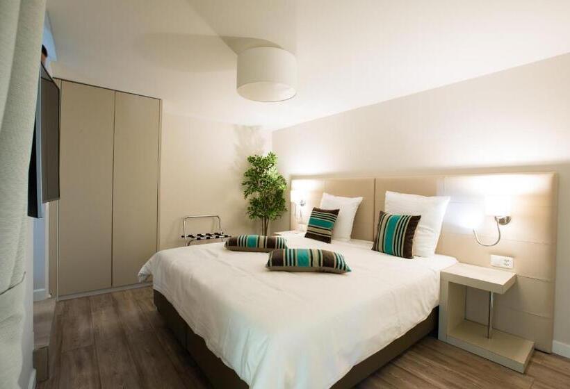Студия Стандарт, Auberge Des Grands Bois