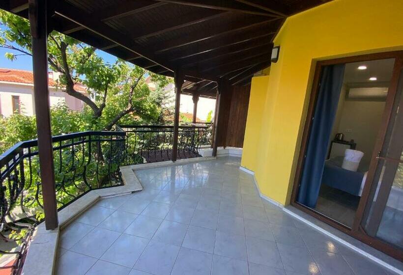 Номер Стандарт Вид на Море с Балконом, Cunda Villa Anka