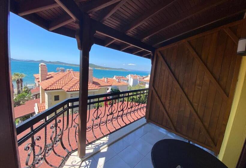 Triple Room Sea View, Cunda Villa Anka