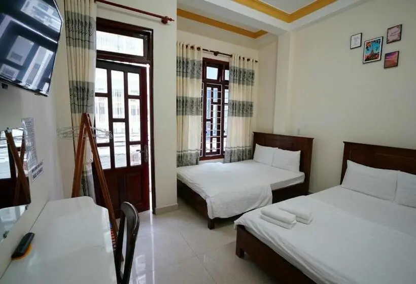 اتاق استاندارد چهارنفره با بالکن, Minh Toàn Homestay