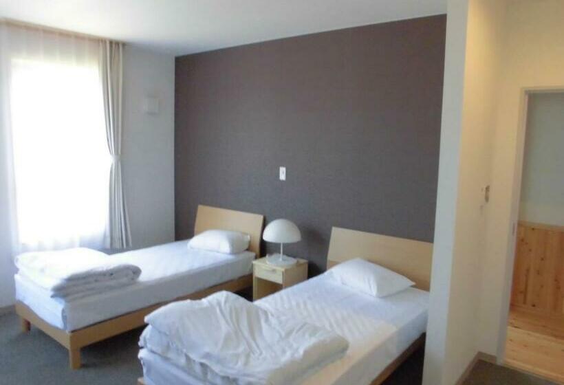 חדר סטנדרט, Oyabe City Cycling Terminal