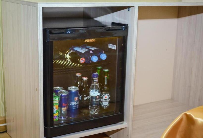 经典四人房间, Rubin