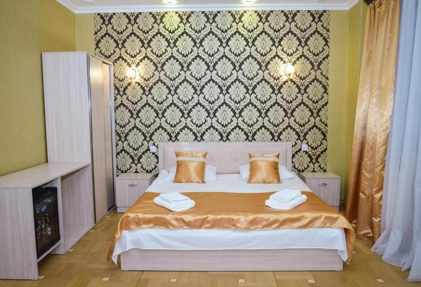 经典四人房间, Rubin