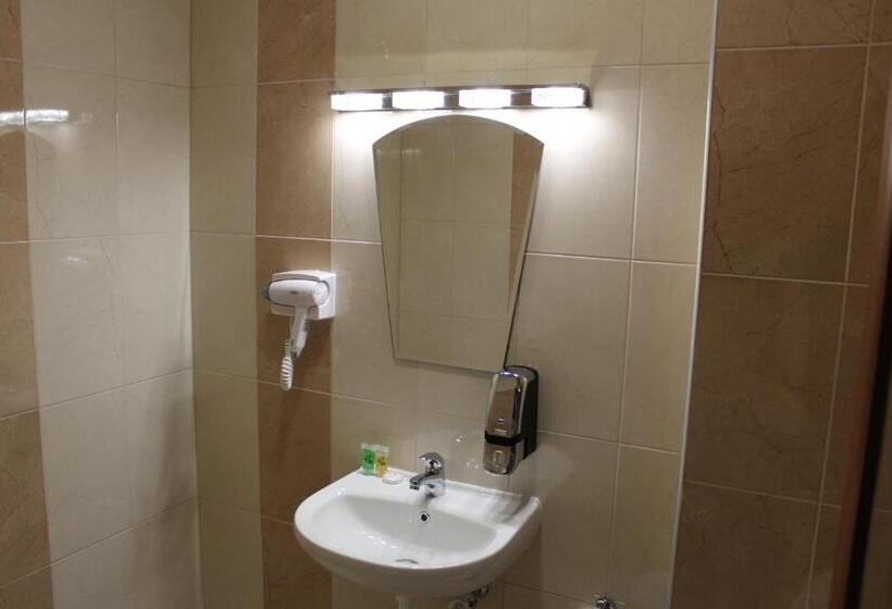 חדר סטנדרט לשלושה, къща за гости мишурови