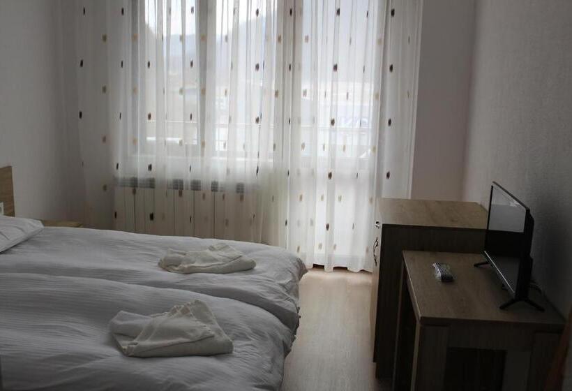 חדר סטנדרט עם מרפסת, къща за гости мишурови