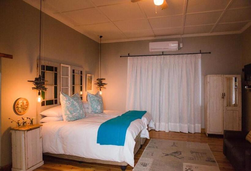 חדר סטנדרט נוף לבריכה, Three Birds Country House