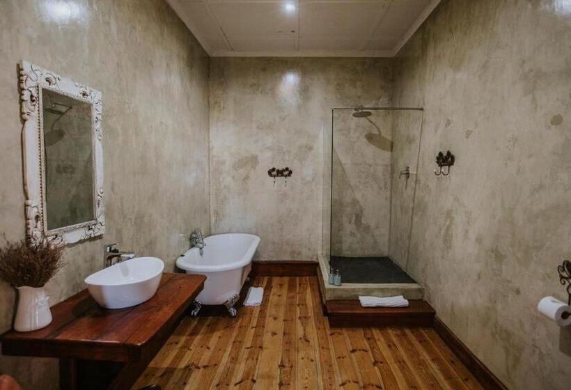 חדר סטנדרט נוף לבריכה, Three Birds Country House