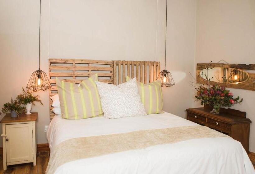 חדר סופריור עם מיטת קינג, Three Birds Country House